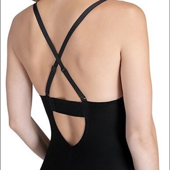 New Spanx Plunge Low Back Thong Bodysuit - Picture 3 of 6